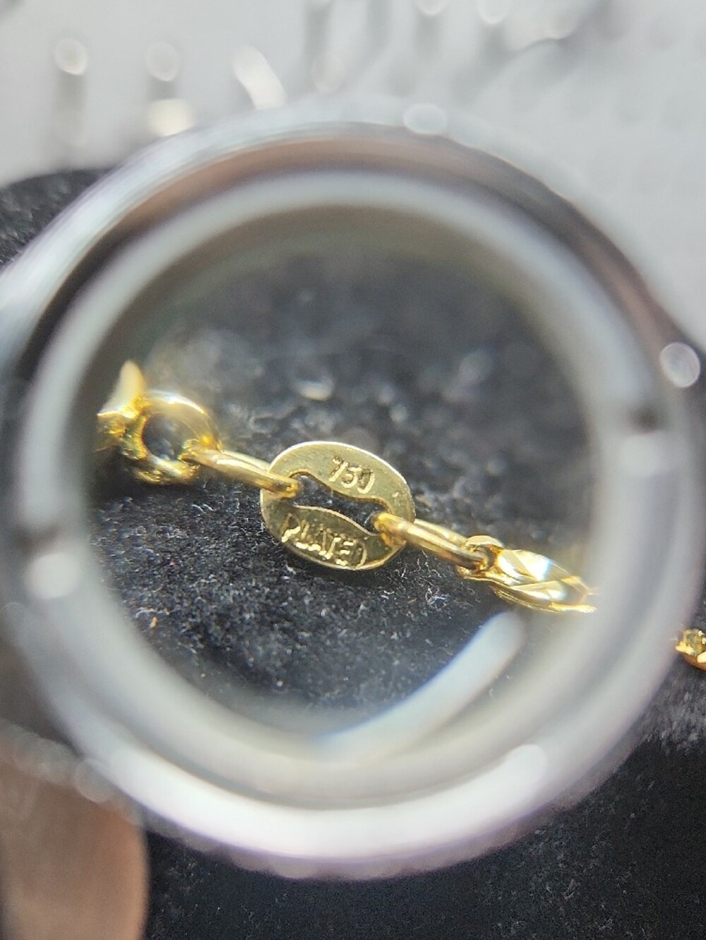 Marked And Unmarked Gold-tone Bundle - Picture 8 of 14